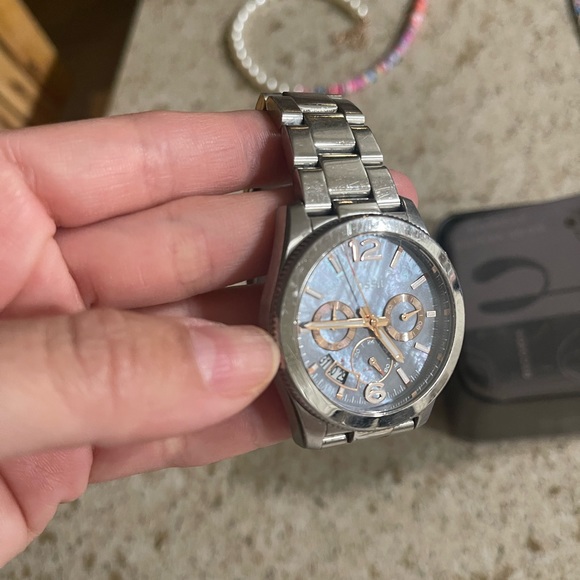 Womens watch - Picture 7 of 11